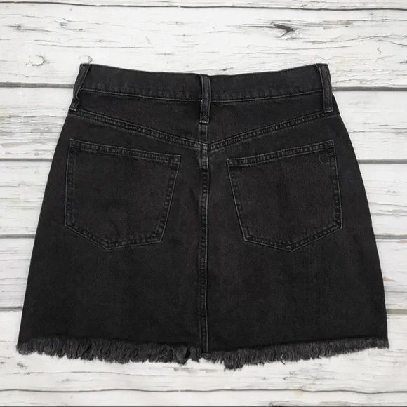 ⚡️SOLD⚡️Madewell Denim Mini Skirt Black Jean Cutoff Distressed Hem Women’s - Picture 4 of 16